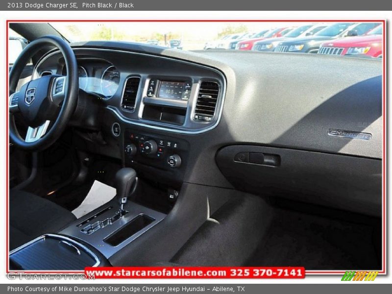 Pitch Black / Black 2013 Dodge Charger SE