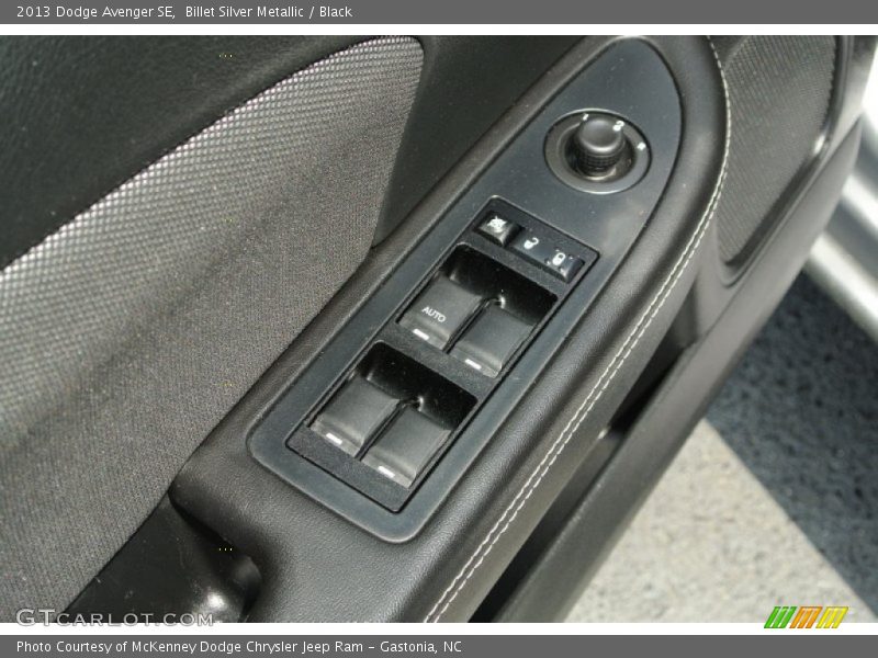 Billet Silver Metallic / Black 2013 Dodge Avenger SE