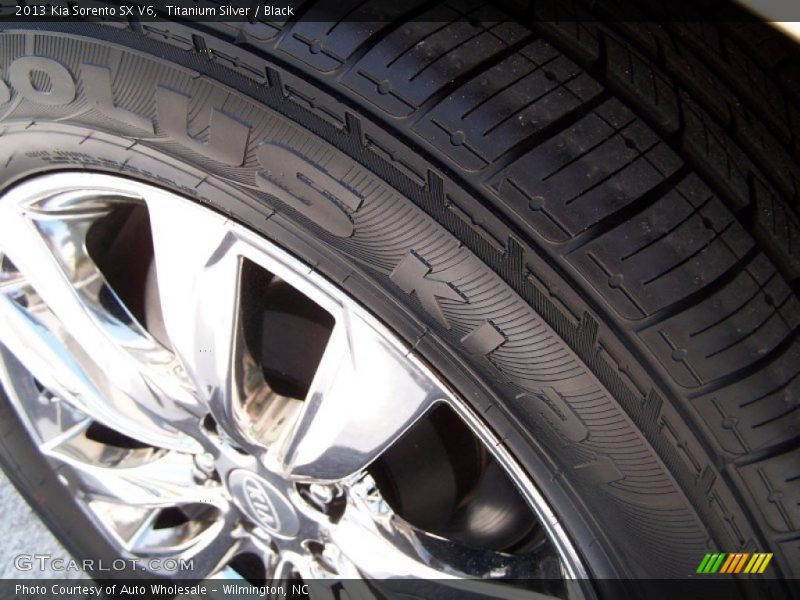 Titanium Silver / Black 2013 Kia Sorento SX V6