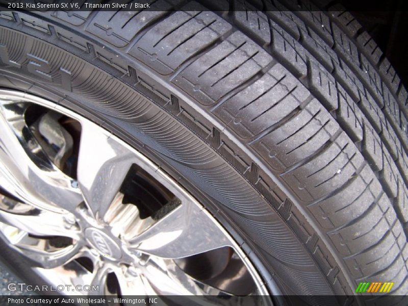 Titanium Silver / Black 2013 Kia Sorento SX V6