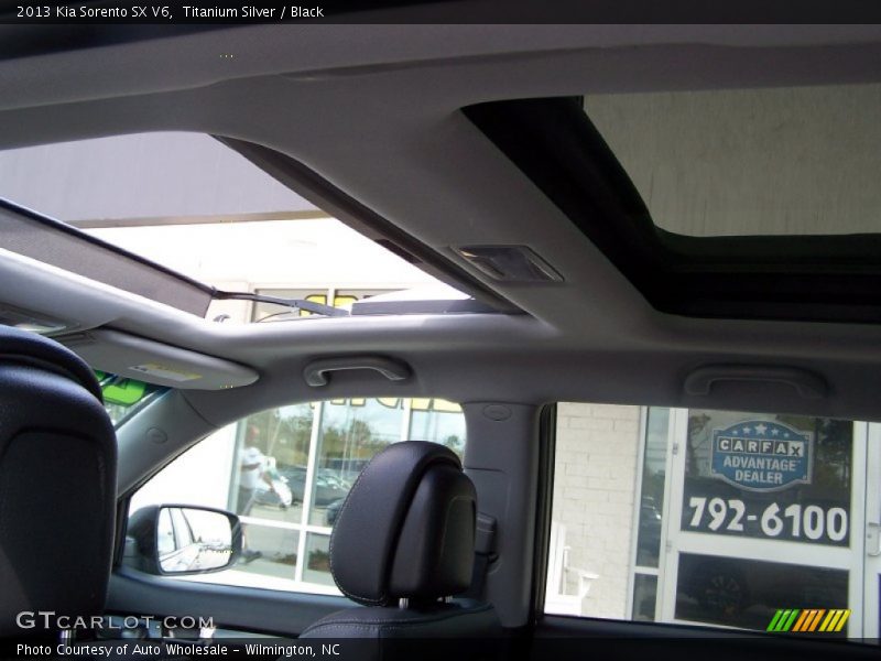 Titanium Silver / Black 2013 Kia Sorento SX V6