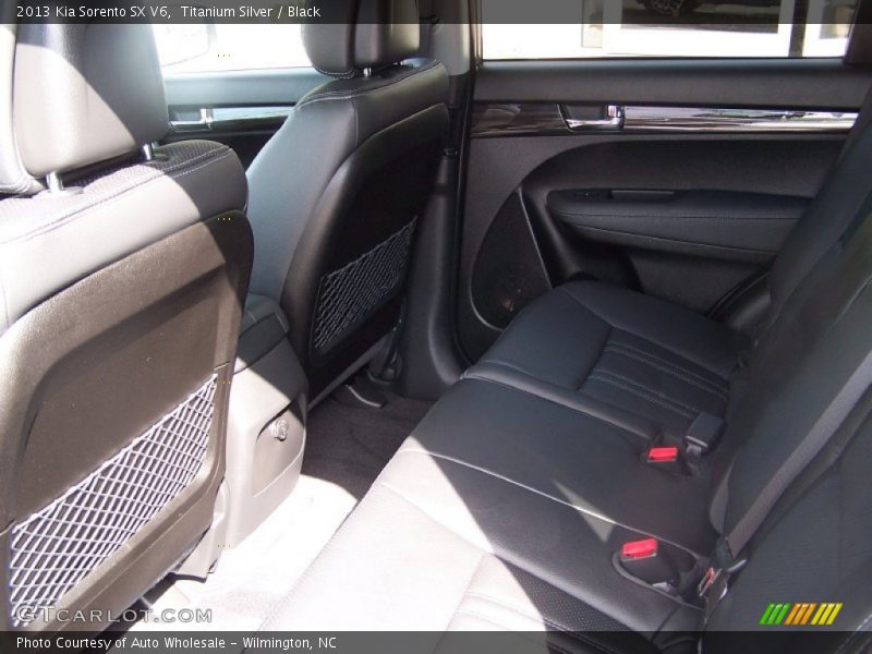 Titanium Silver / Black 2013 Kia Sorento SX V6