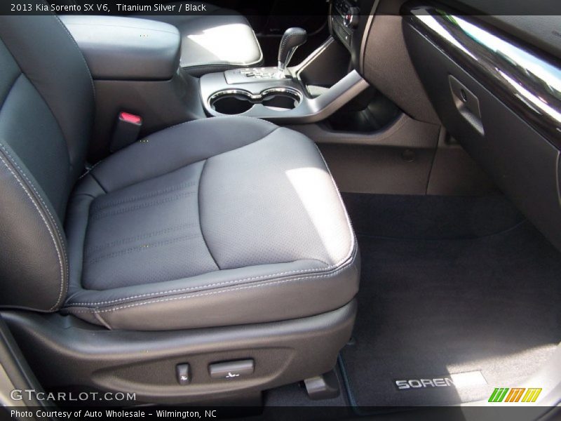 Titanium Silver / Black 2013 Kia Sorento SX V6