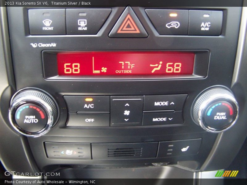 Titanium Silver / Black 2013 Kia Sorento SX V6