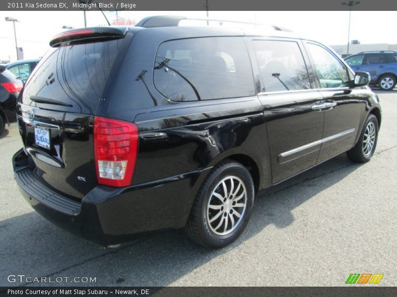 Midnight Black / Beige 2011 Kia Sedona EX