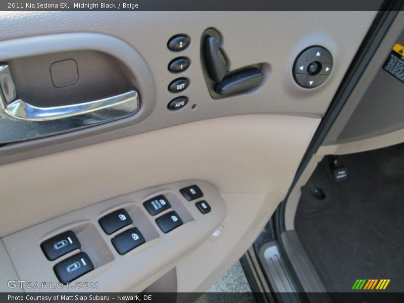 Midnight Black / Beige 2011 Kia Sedona EX