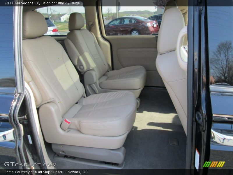 Midnight Black / Beige 2011 Kia Sedona EX