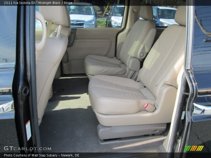 Midnight Black / Beige 2011 Kia Sedona EX