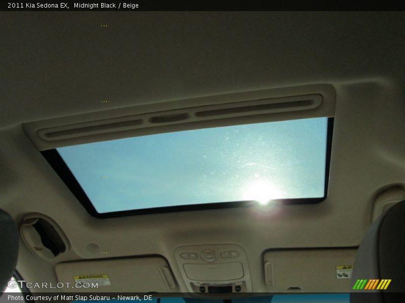 Midnight Black / Beige 2011 Kia Sedona EX