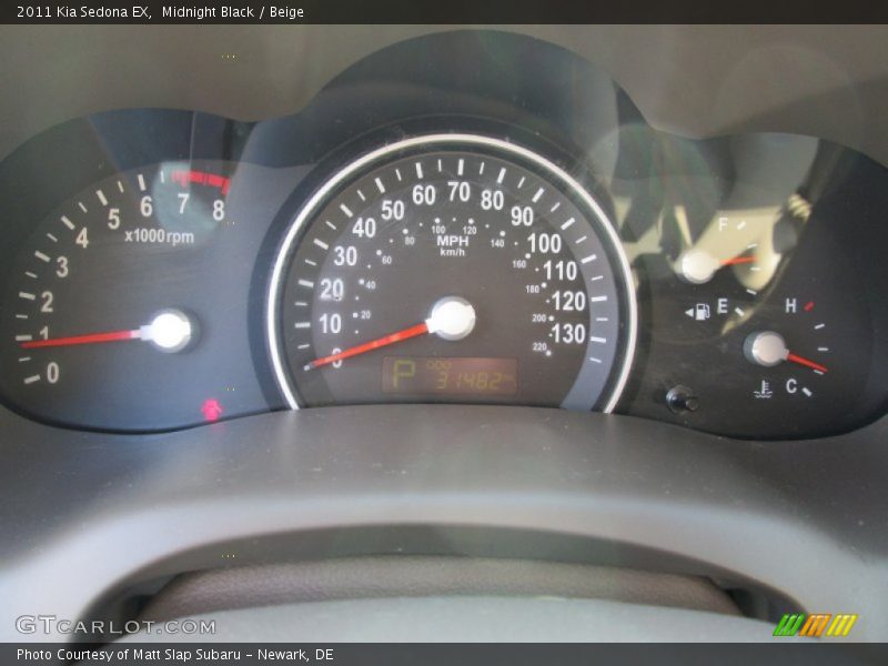 Midnight Black / Beige 2011 Kia Sedona EX