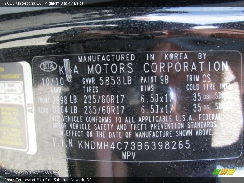 Midnight Black / Beige 2011 Kia Sedona EX