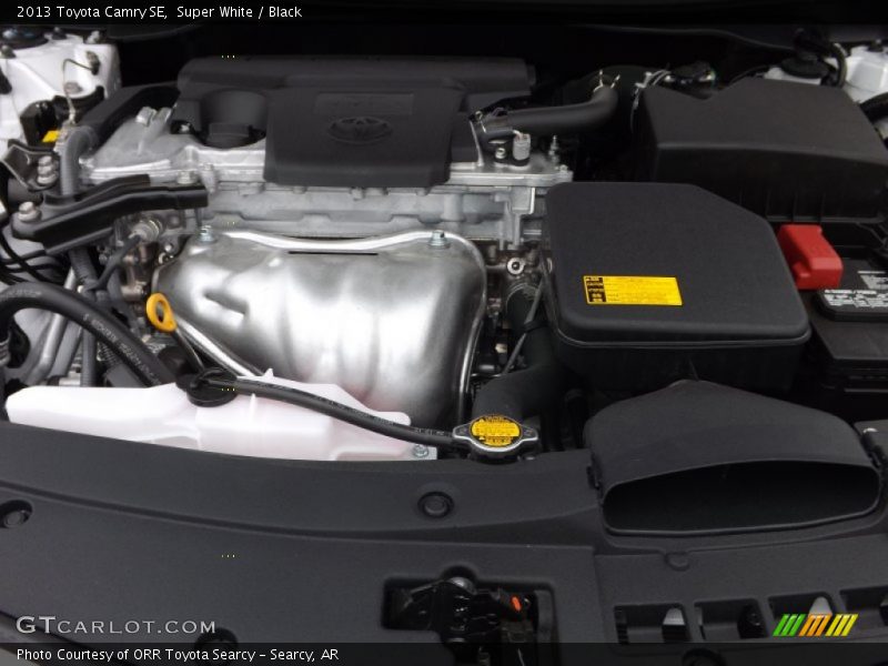 Super White / Black 2013 Toyota Camry SE