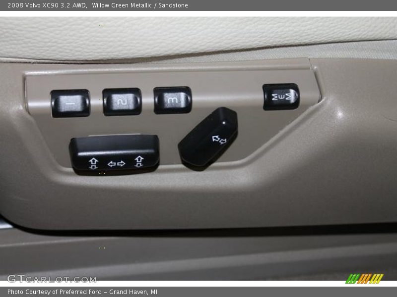Controls of 2008 XC90 3.2 AWD