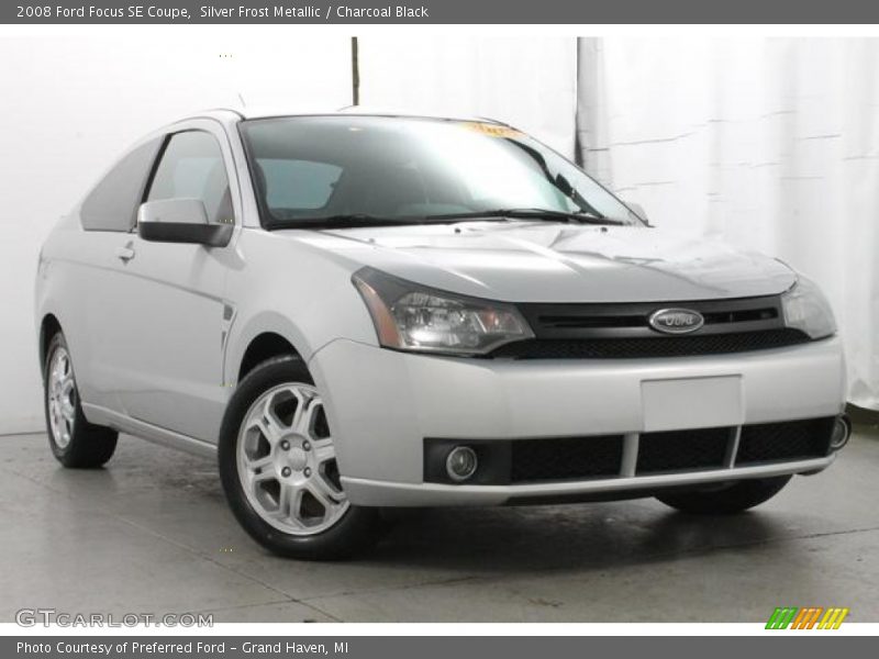 Silver Frost Metallic / Charcoal Black 2008 Ford Focus SE Coupe