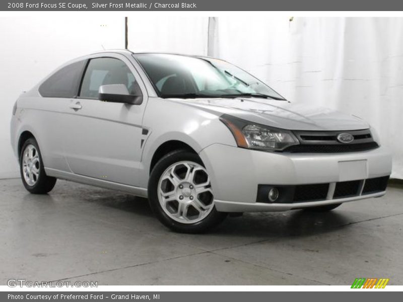 Silver Frost Metallic / Charcoal Black 2008 Ford Focus SE Coupe