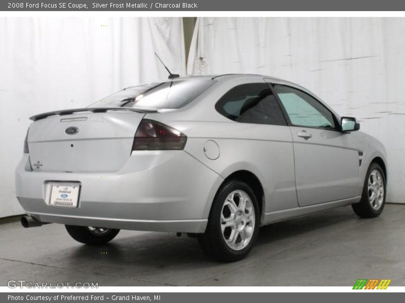 Silver Frost Metallic / Charcoal Black 2008 Ford Focus SE Coupe