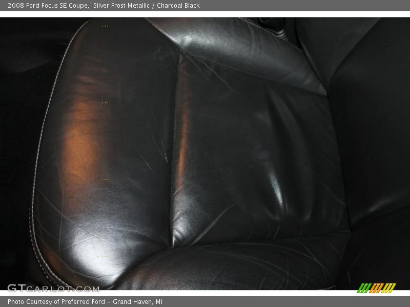 Silver Frost Metallic / Charcoal Black 2008 Ford Focus SE Coupe