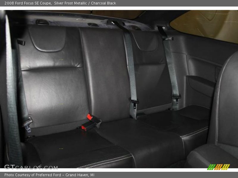 Silver Frost Metallic / Charcoal Black 2008 Ford Focus SE Coupe