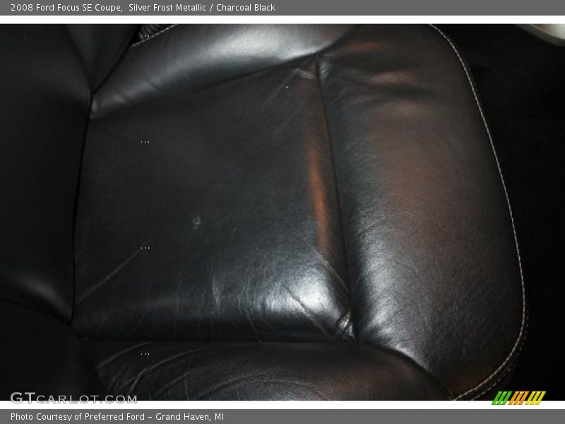 Silver Frost Metallic / Charcoal Black 2008 Ford Focus SE Coupe