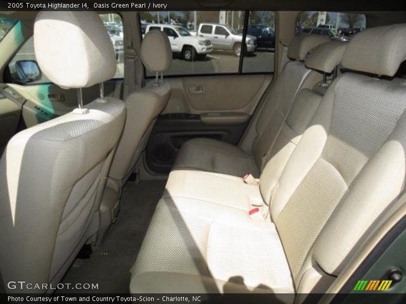 Oasis Green Pearl / Ivory 2005 Toyota Highlander I4