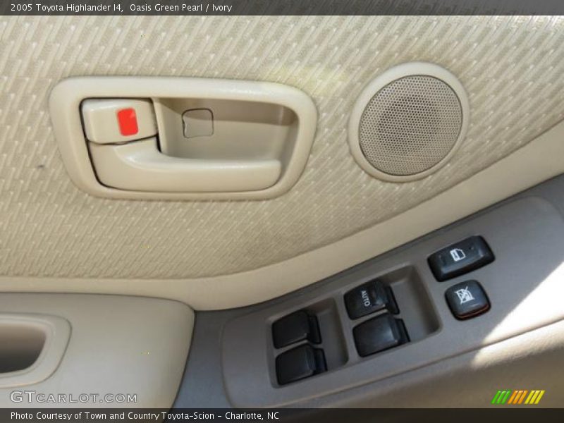 Oasis Green Pearl / Ivory 2005 Toyota Highlander I4