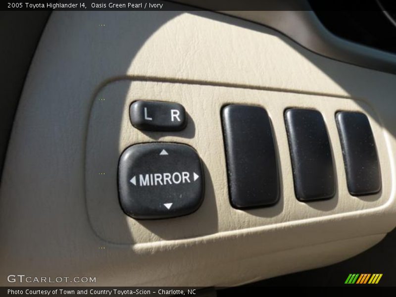 Oasis Green Pearl / Ivory 2005 Toyota Highlander I4