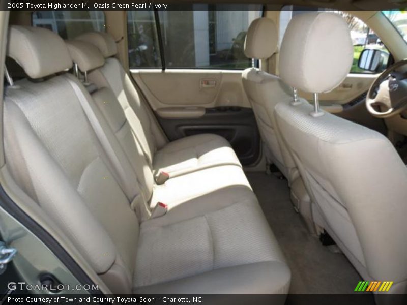 Oasis Green Pearl / Ivory 2005 Toyota Highlander I4