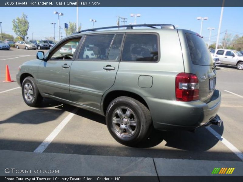 Oasis Green Pearl / Ivory 2005 Toyota Highlander I4