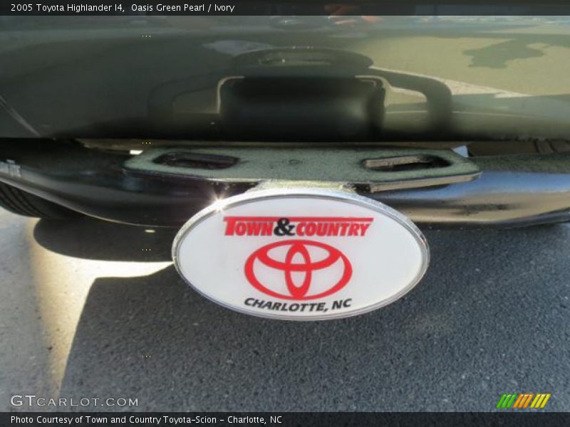 Oasis Green Pearl / Ivory 2005 Toyota Highlander I4