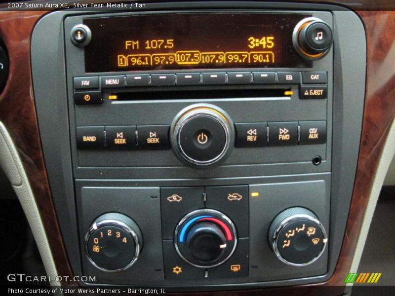 Silver Pearl Metallic / Tan 2007 Saturn Aura XE