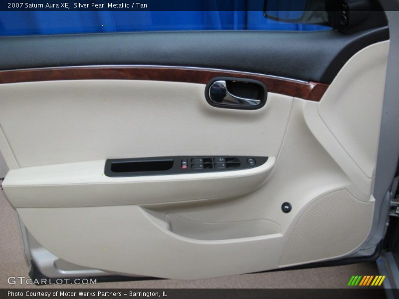 Silver Pearl Metallic / Tan 2007 Saturn Aura XE