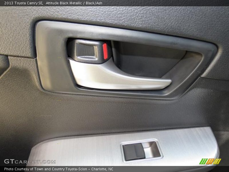 Attitude Black Metallic / Black/Ash 2013 Toyota Camry SE