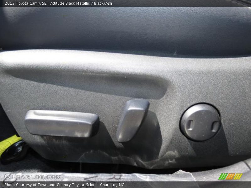 Attitude Black Metallic / Black/Ash 2013 Toyota Camry SE