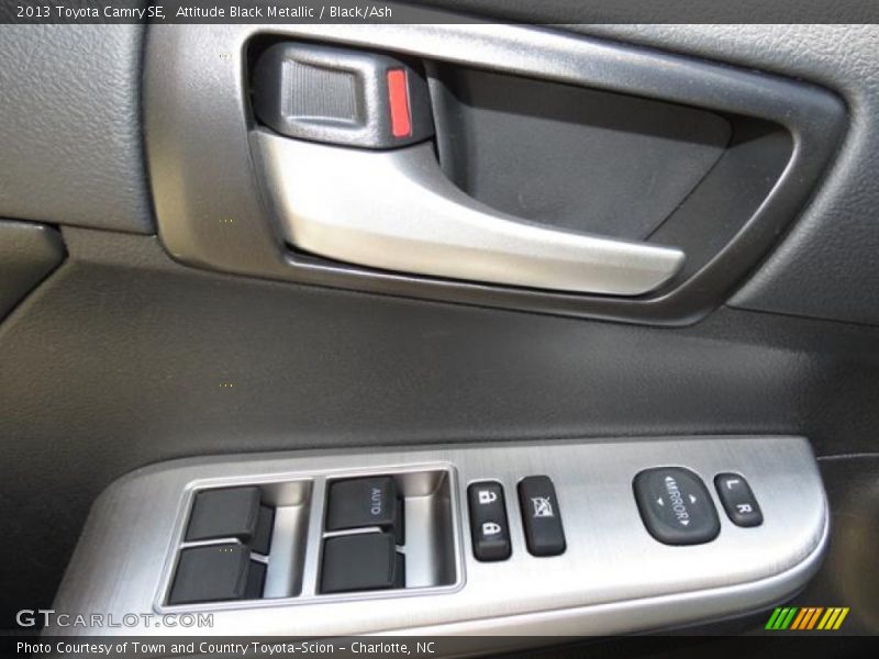 Attitude Black Metallic / Black/Ash 2013 Toyota Camry SE