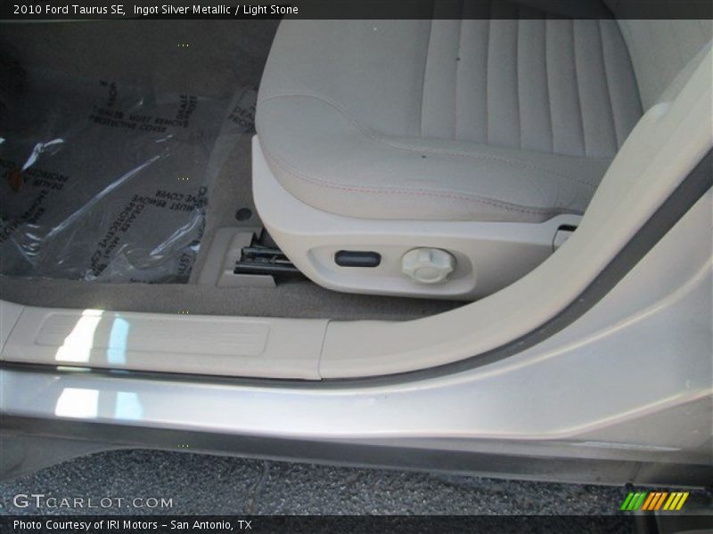 Ingot Silver Metallic / Light Stone 2010 Ford Taurus SE