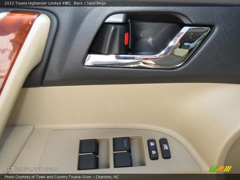 Black / Sand Beige 2013 Toyota Highlander Limited 4WD