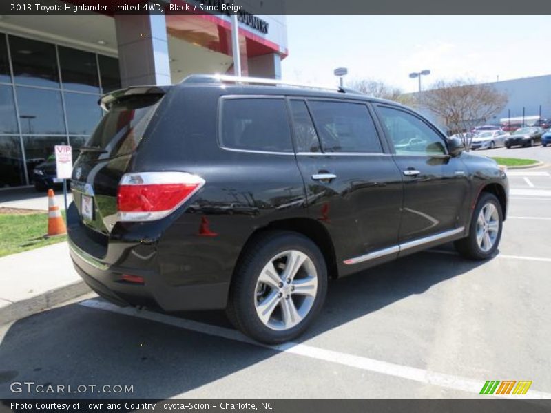 Black / Sand Beige 2013 Toyota Highlander Limited 4WD