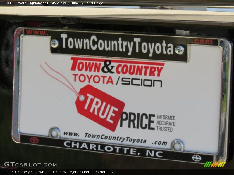 Black / Sand Beige 2013 Toyota Highlander Limited 4WD