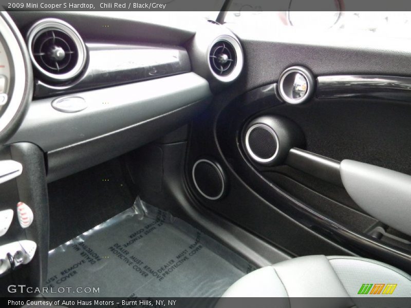 Chili Red / Black/Grey 2009 Mini Cooper S Hardtop
