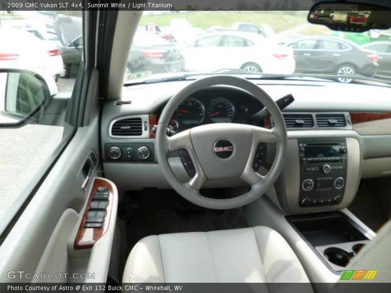 Summit White / Light Titanium 2009 GMC Yukon SLT 4x4
