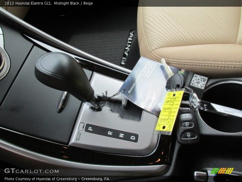 Midnight Black / Beige 2013 Hyundai Elantra GLS