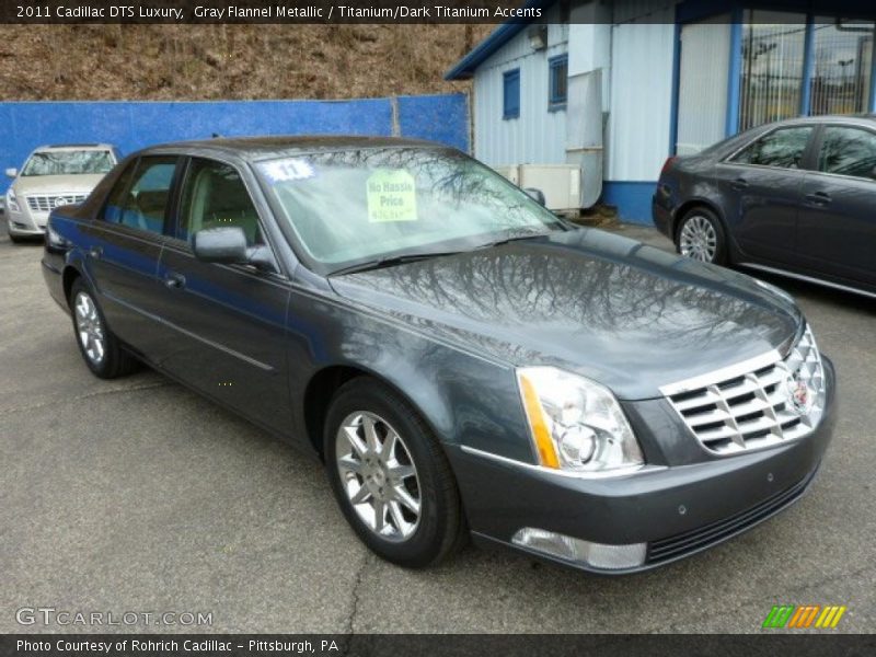 Gray Flannel Metallic / Titanium/Dark Titanium Accents 2011 Cadillac DTS Luxury