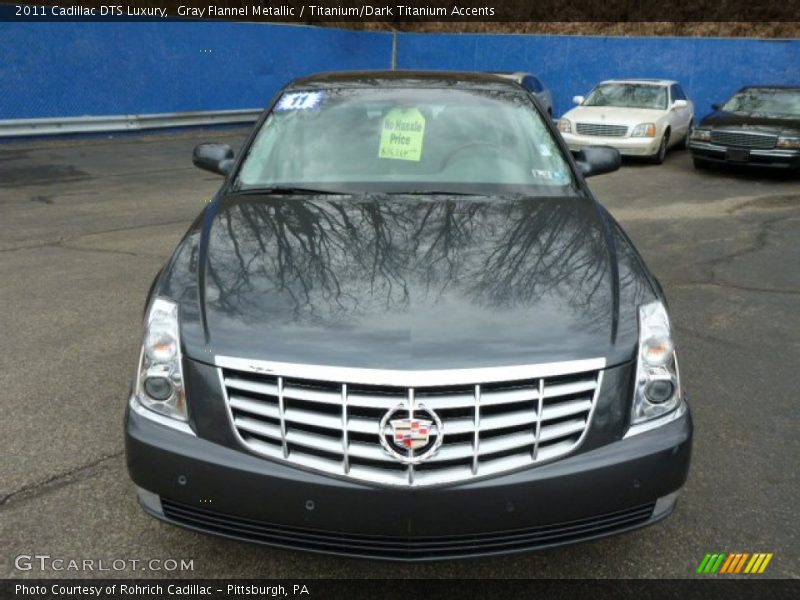 Gray Flannel Metallic / Titanium/Dark Titanium Accents 2011 Cadillac DTS Luxury