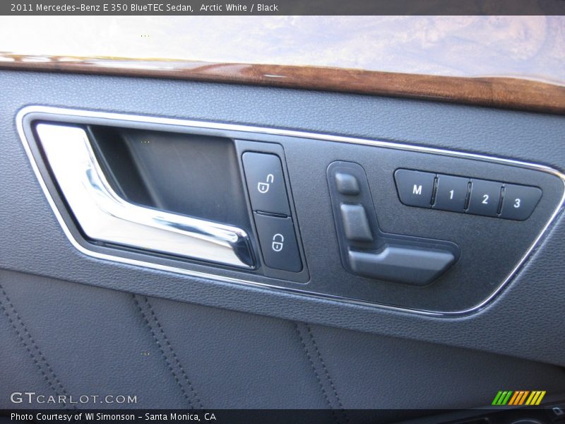 Arctic White / Black 2011 Mercedes-Benz E 350 BlueTEC Sedan