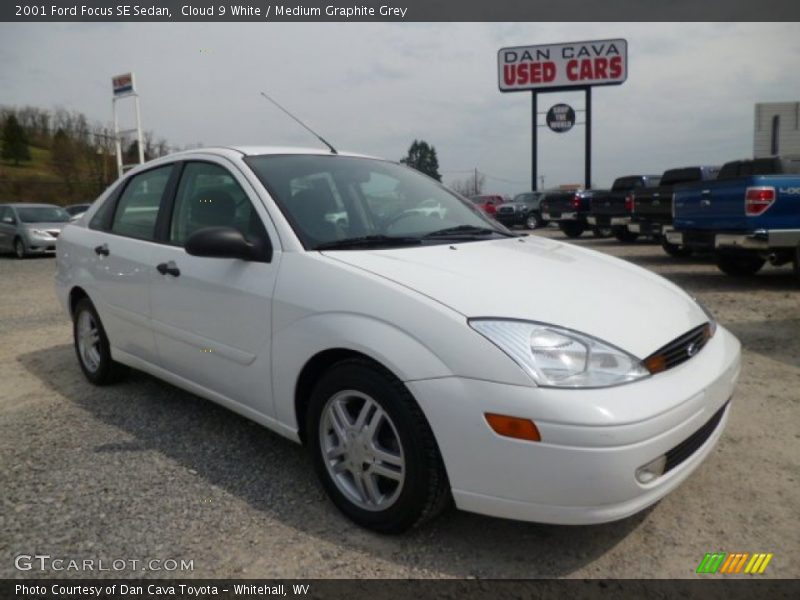 Cloud 9 White / Medium Graphite Grey 2001 Ford Focus SE Sedan