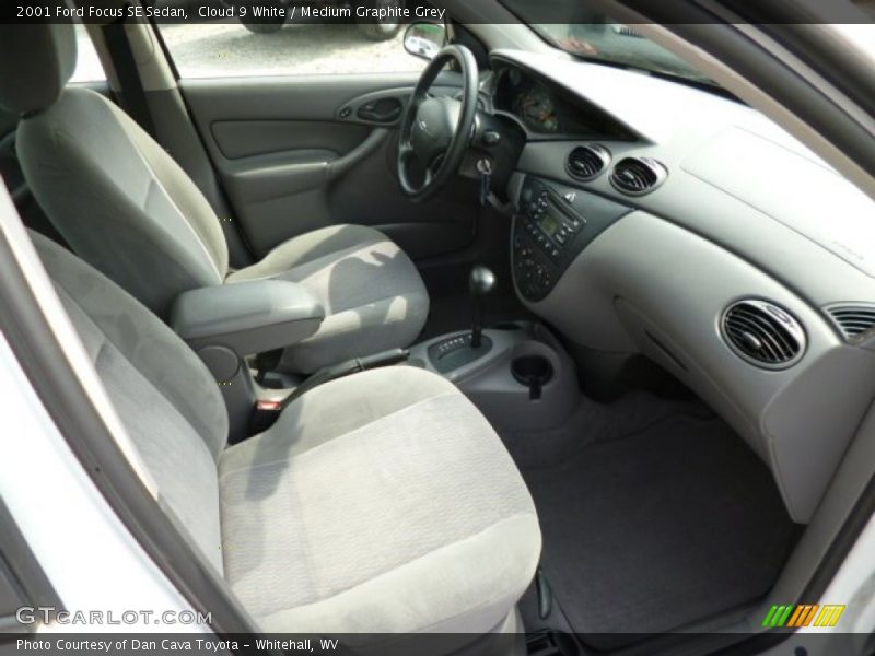 Cloud 9 White / Medium Graphite Grey 2001 Ford Focus SE Sedan