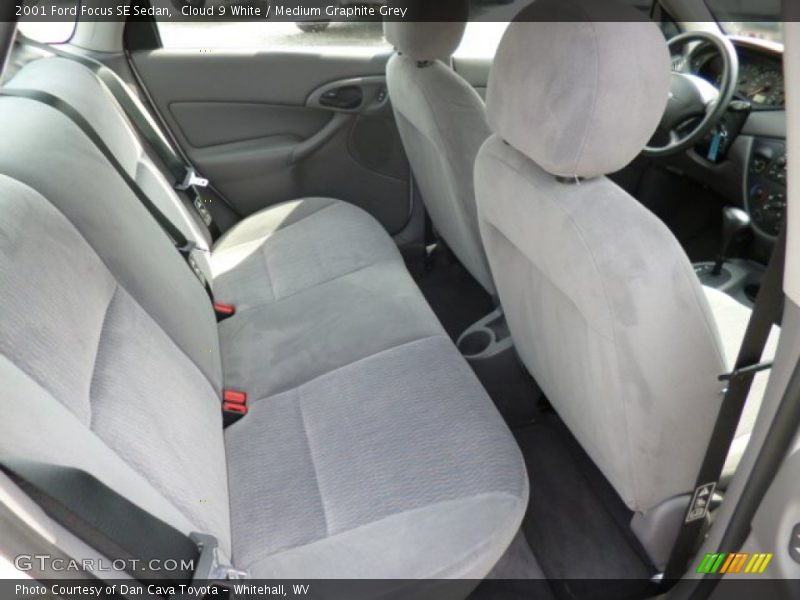 Cloud 9 White / Medium Graphite Grey 2001 Ford Focus SE Sedan