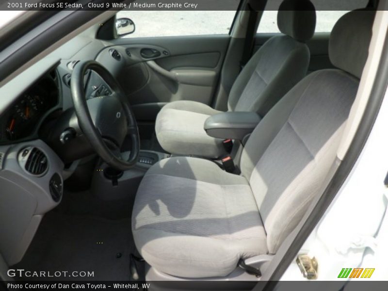 Cloud 9 White / Medium Graphite Grey 2001 Ford Focus SE Sedan