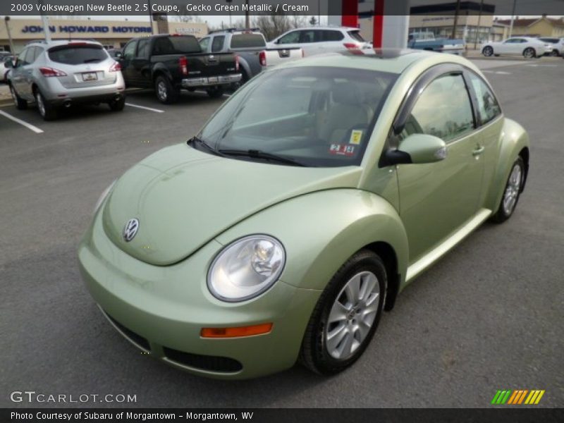 Gecko Green Metallic / Cream 2009 Volkswagen New Beetle 2.5 Coupe