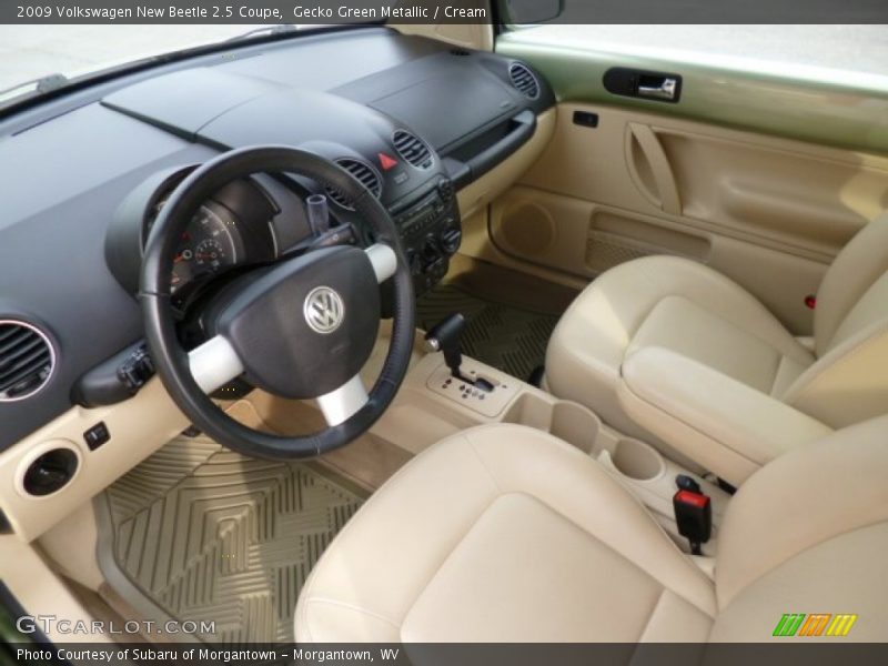 Gecko Green Metallic / Cream 2009 Volkswagen New Beetle 2.5 Coupe
